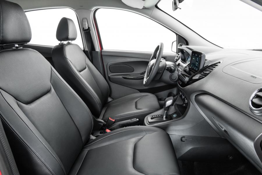 Интерьер Ford Ka Titanium Sedan 2018 года  (LA) (фото 7 из 19)